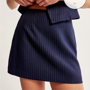 Abercrombie navy skort NWT
